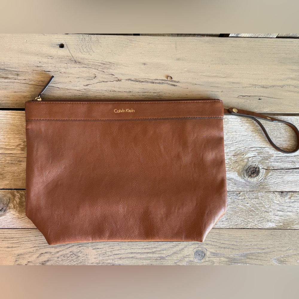 Calvin Klein Brown Leather Women’s Large Wristlet Clutch Purse